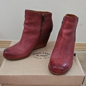 Kork-Ease Women's Burgundy Wedge Boots